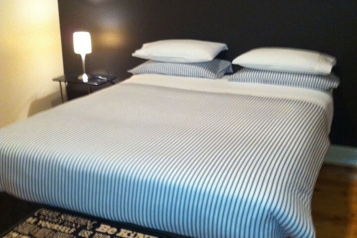Room 2 of 21