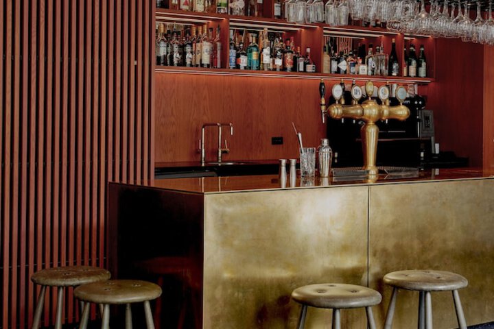 Lounge 46 of 65