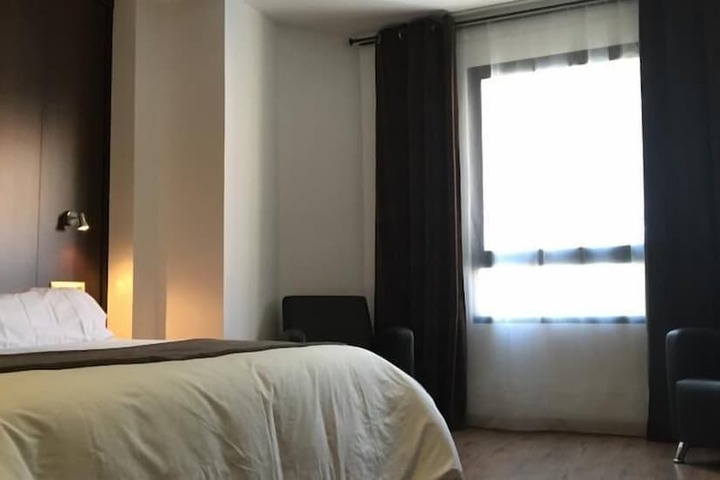 Room 8 of 27