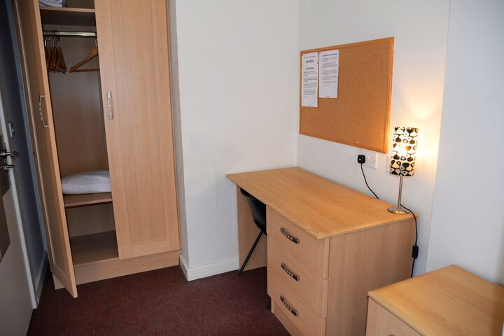Room 4 of 14