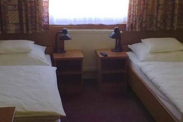 Room 7 of 24