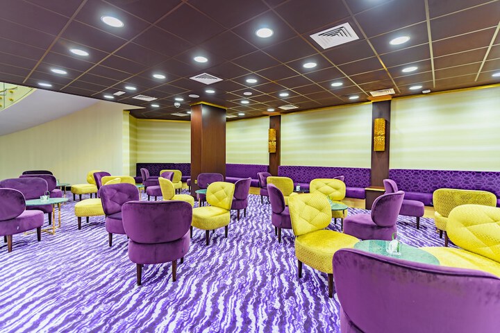 Lounge 54 of 55