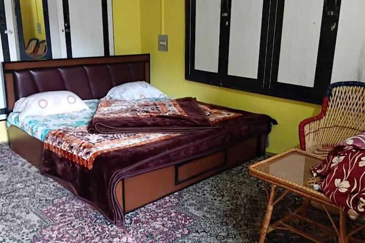 Room 2 of 8