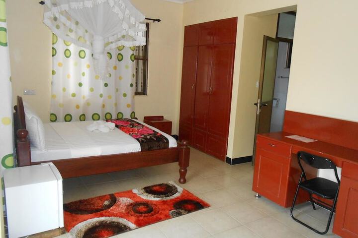 Room 4 of 30