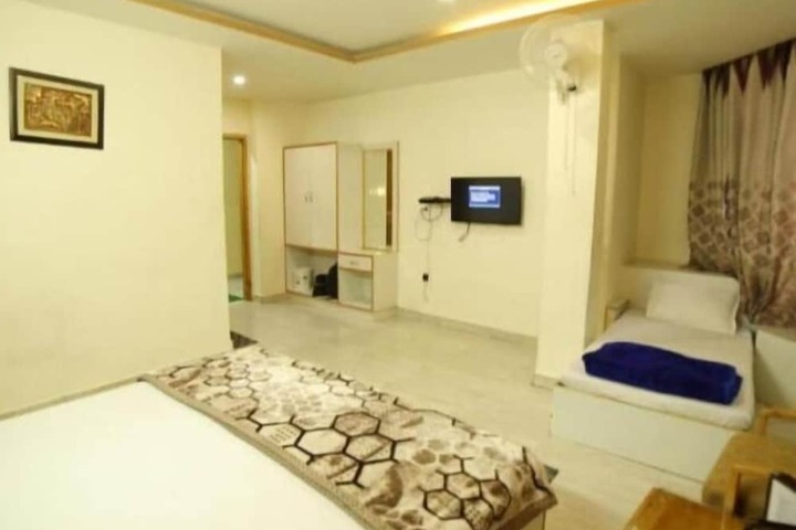 Room 2 of 22
