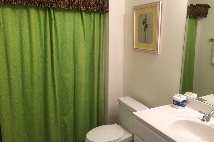 Room 10 of 16