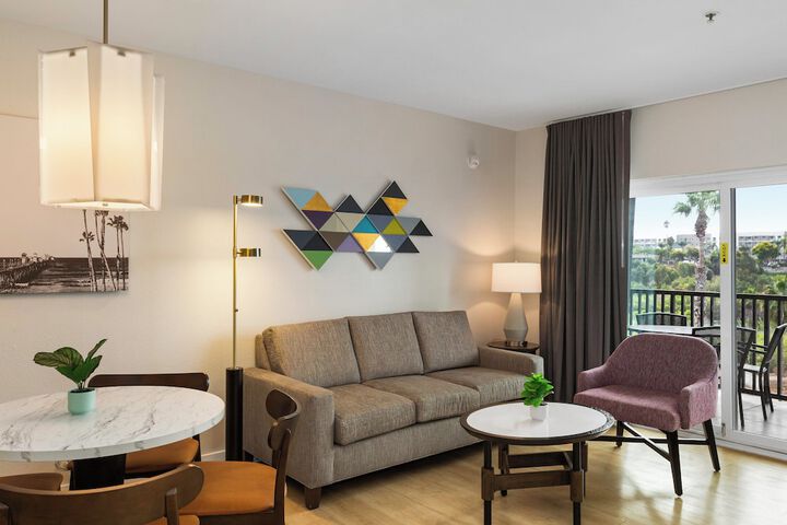 Room 15 of 38
