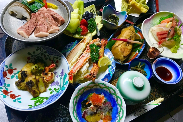 Dining 8 of 9