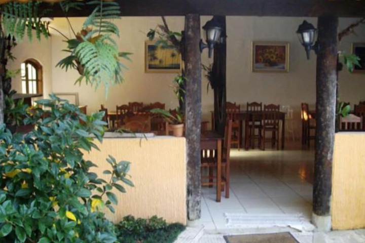 Dining 49 of 57