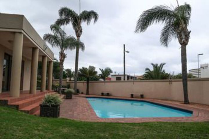 Pool 10 of 11