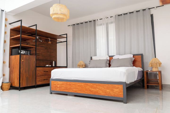Room 4 of 17