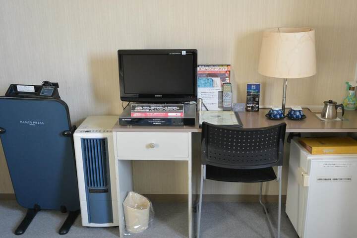 Room 28 of 60