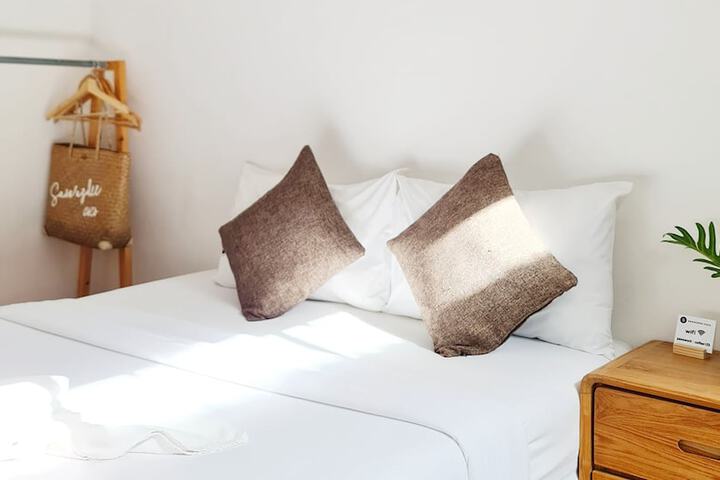 Room 15 of 23