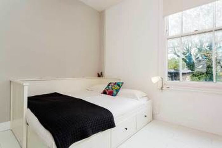 Room 6 of 20