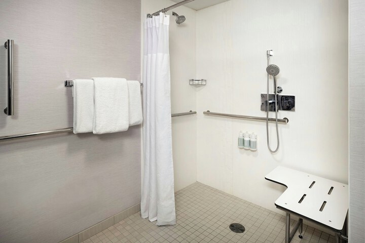 Room 18 of 40