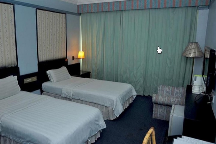 Room 15 of 63