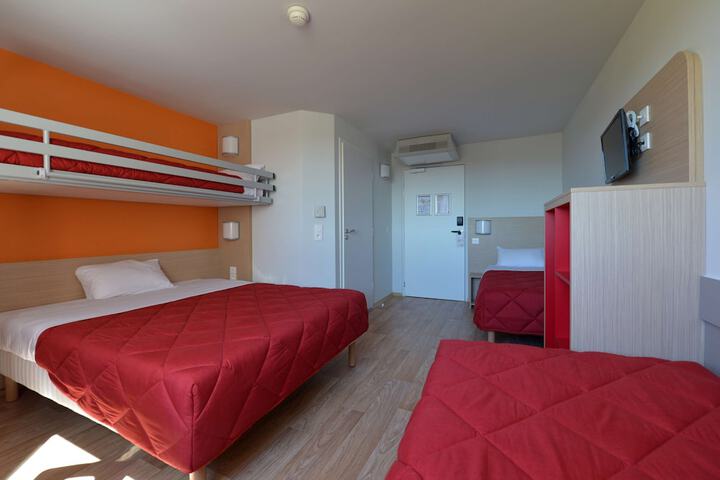 Room 17 of 73