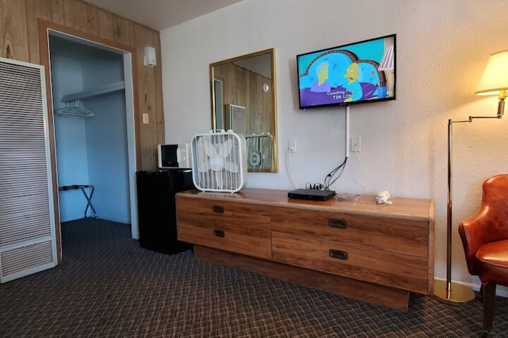 Room 43 of 57