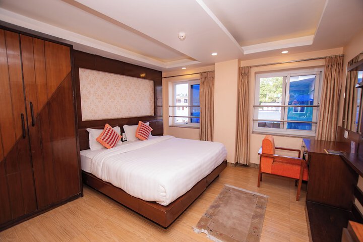 Room 36 of 80