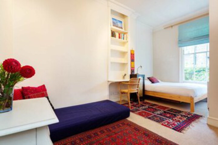 Room 17 of 17