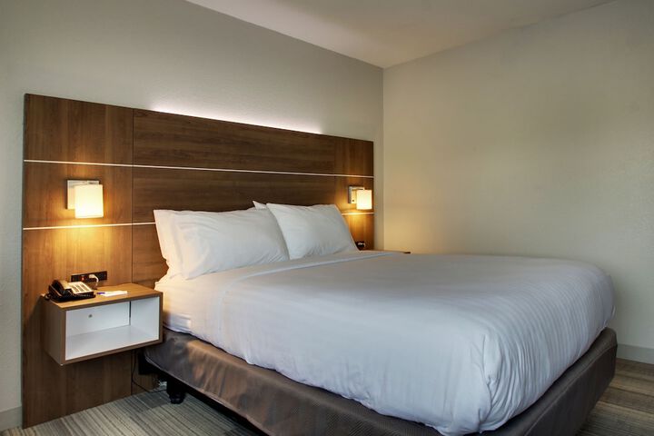 Standard | King Bed (31 of 32)