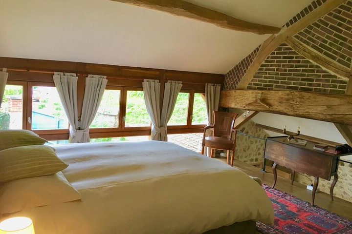 Room 4 of 14