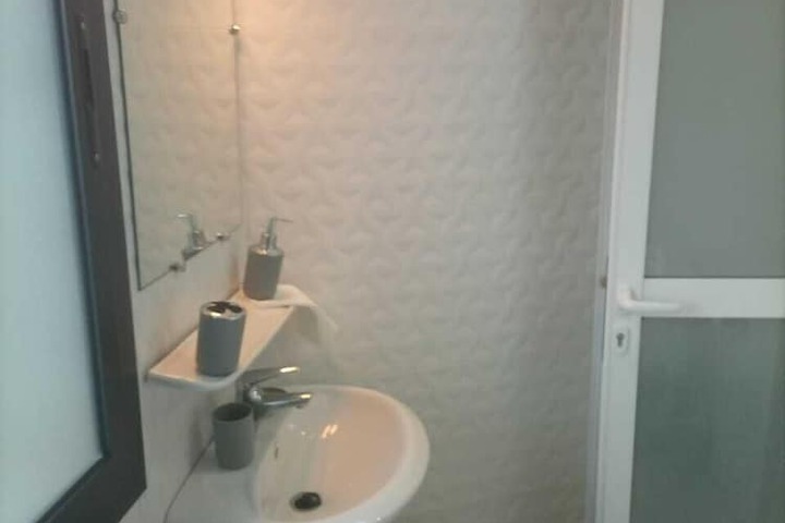 Room 25 of 28