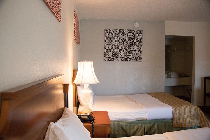 Room 6 of 15