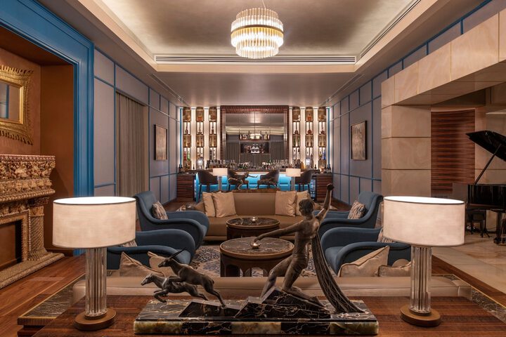 Lounge 112 of 147