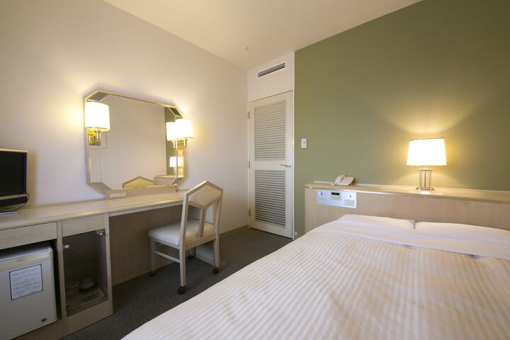 Room 10 of 51