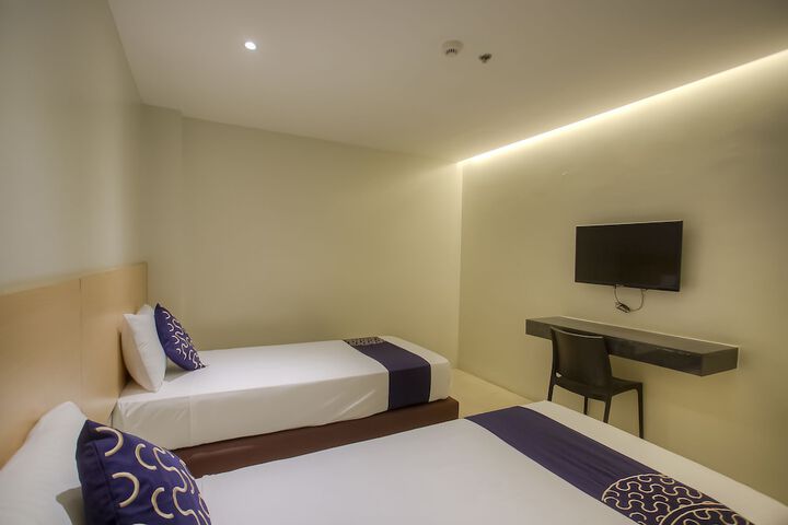 Room 3 of 10