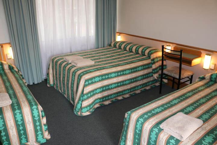 Room 12 of 32
