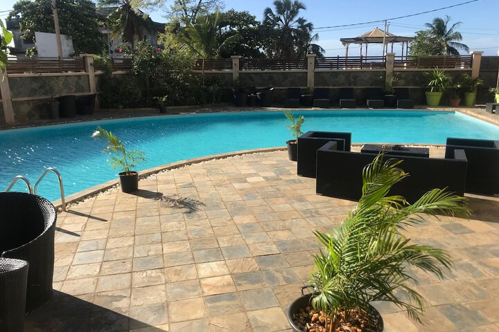 Pool 64 of 90