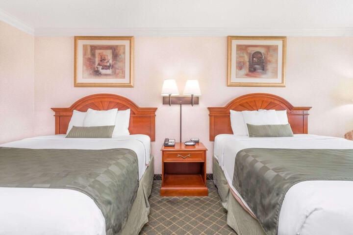 1 King Bed (12 of 13)