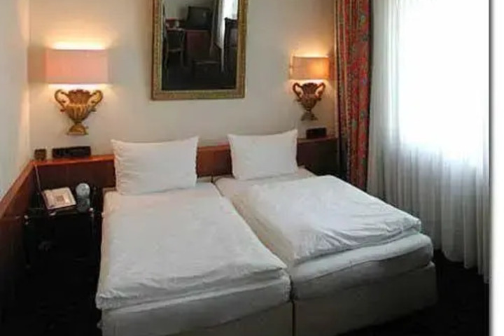 HOTEL MOENIG