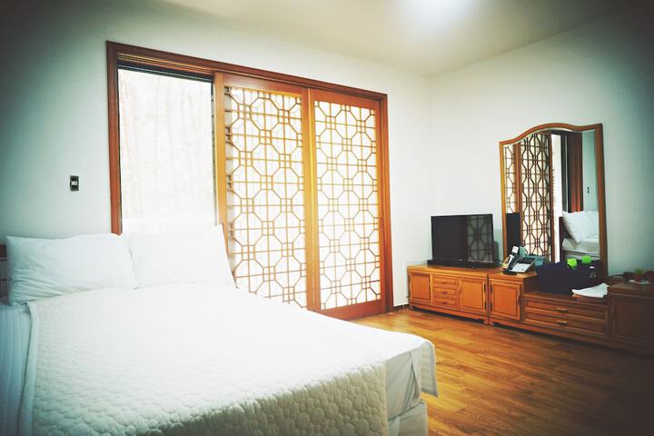 Room 3 of 39