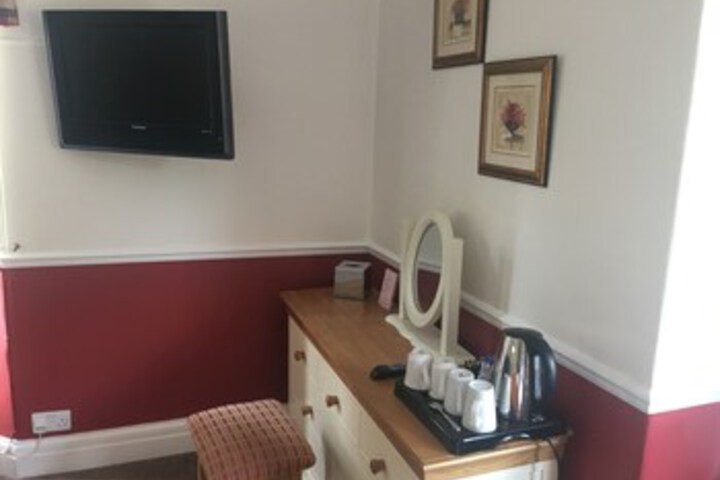 Room 72 of 85