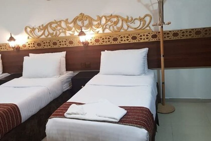 Room 10 of 36