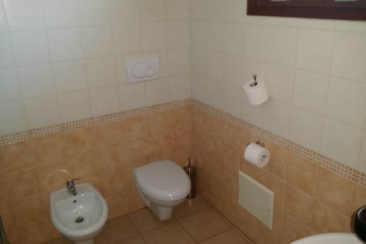Room 12 of 63