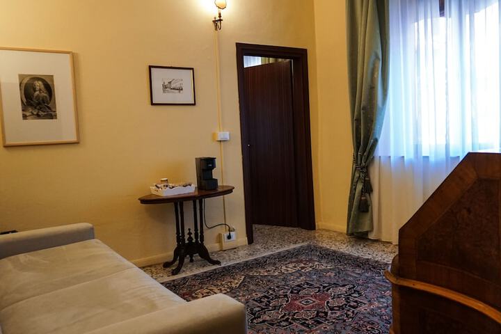 Room 27 of 50