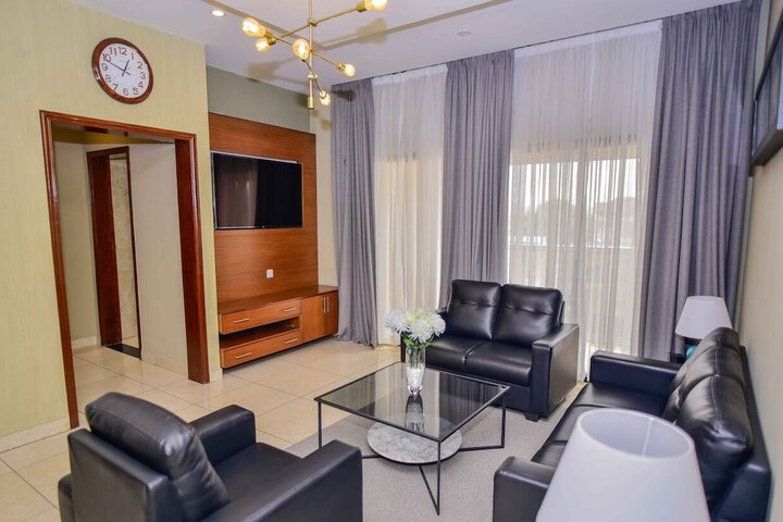 Room 2 of 5