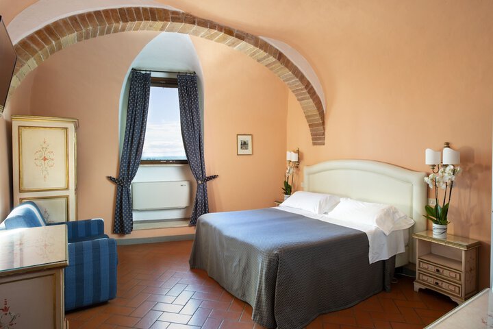 Room 8 of 31