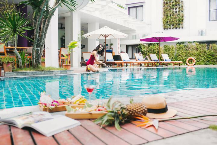 Pools & Facilities