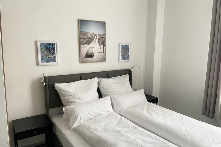 Room 10 of 36