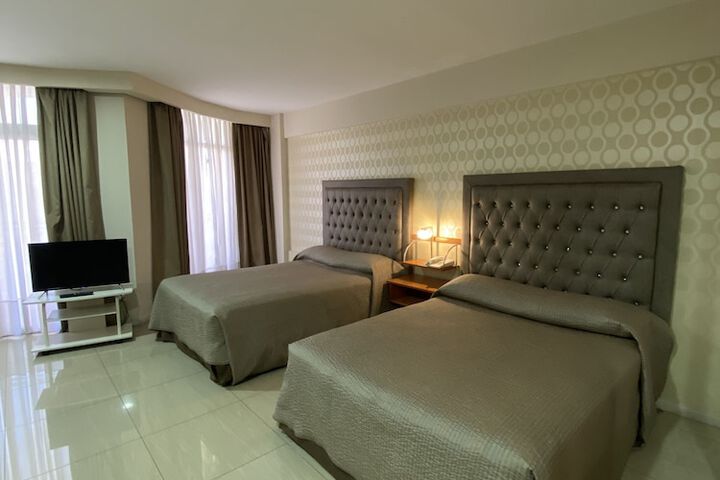Room 10 of 161