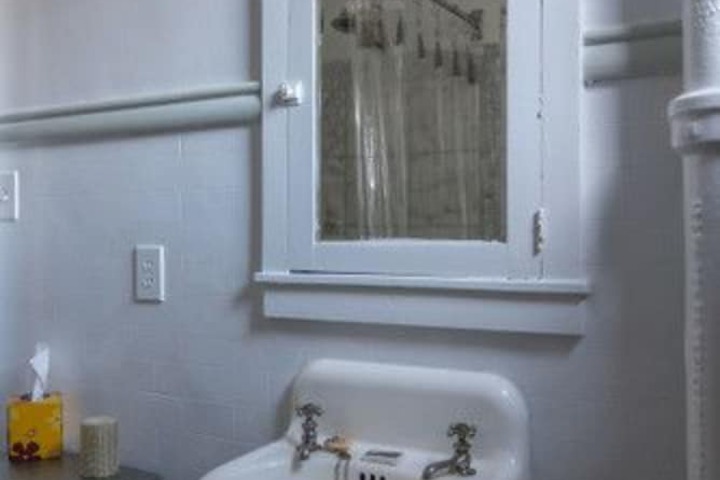 Room 16 of 30