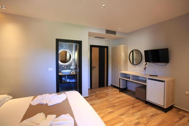 Room 125 of 143