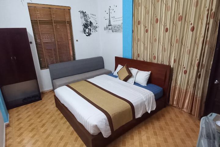 Room 13 of 43