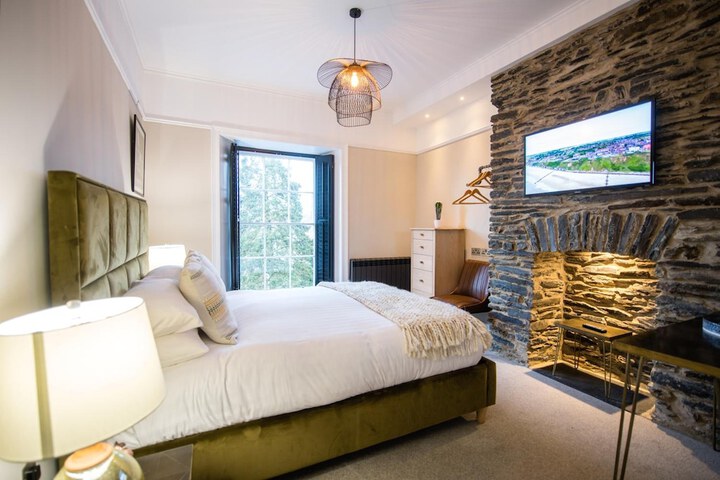 Room 7 of 75