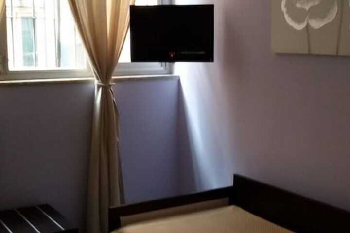 Room 21 of 36